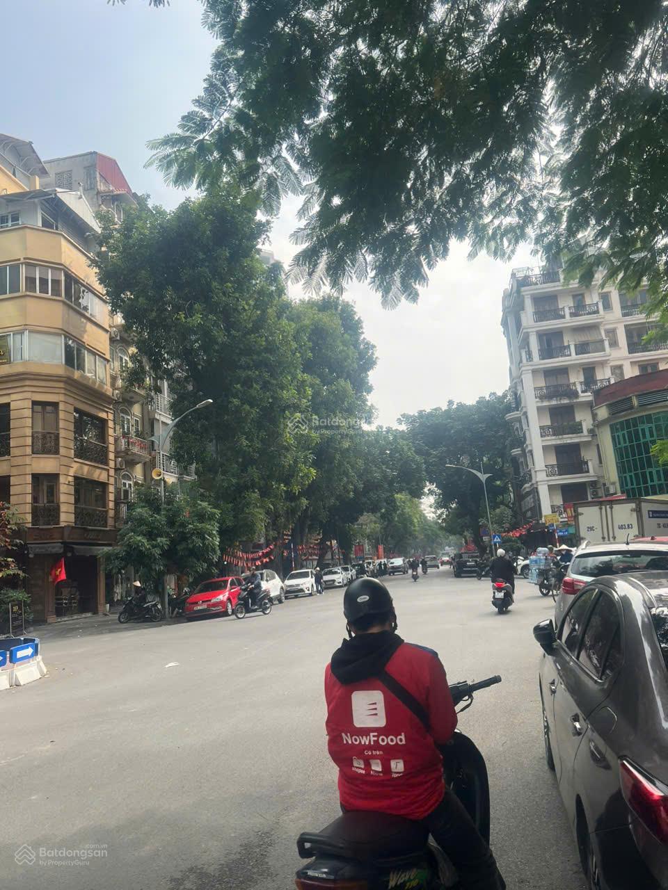 Bán nhà mặt phố Lê Đại Hành, thiết kế hiện đại. Diện tích 98m2 Bán nhà mặt phố Lê Đại Hành, thiết kế hiện đại. Diện tích 98m2