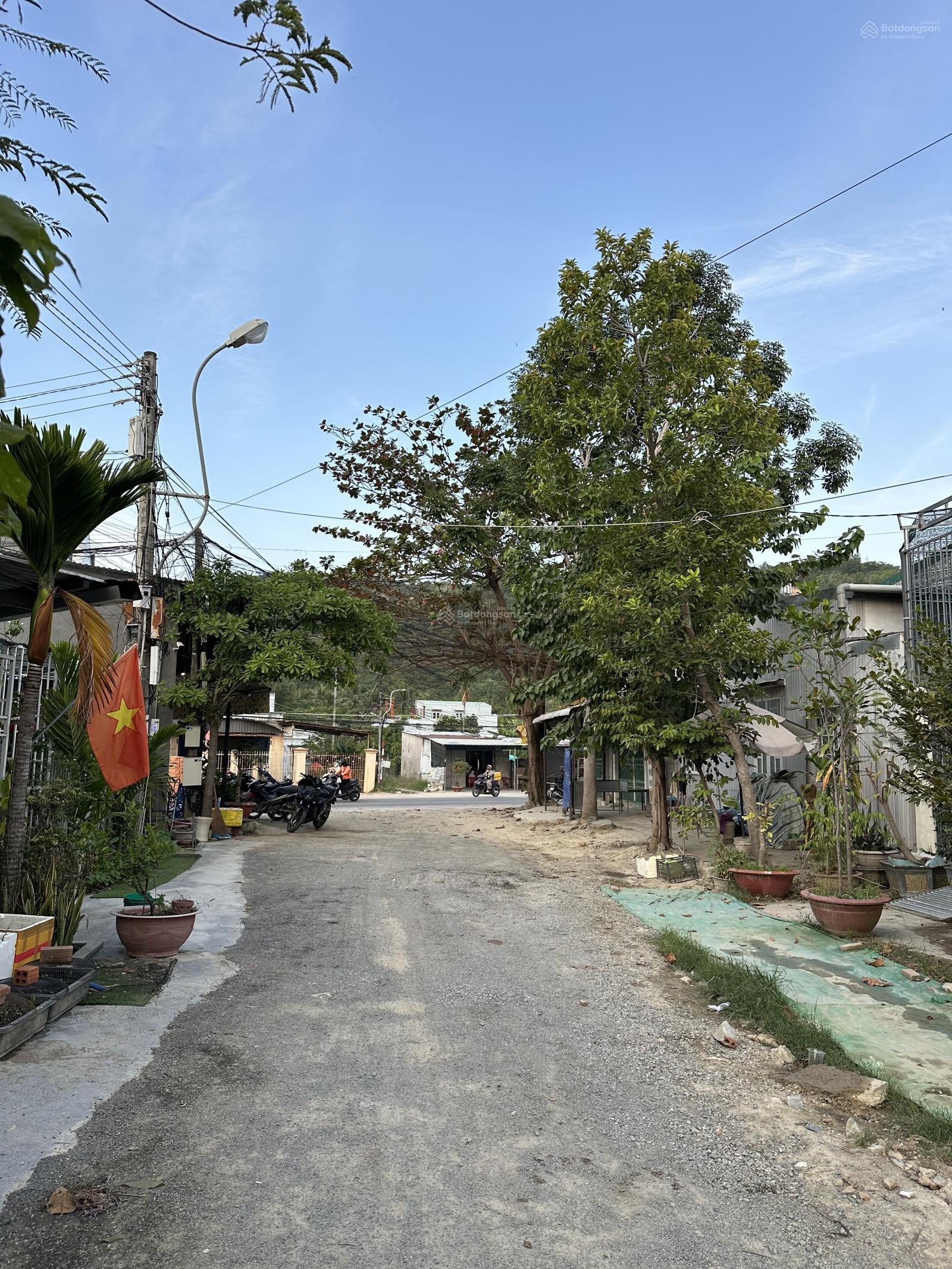 Đất cạnh KĐT, TDP Vĩnh Thái Nha Trang, đường rộng 10m. DT 200m², ngang 10m, Full thổ.giá chỉ 8 tỷ