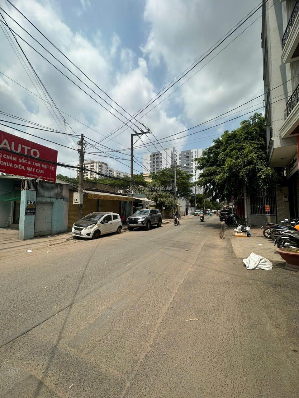 Bán nhà MT Thái Thị Nhạn P.10 Q.TB, DT 21.5x54.5m Nở hậu, CN 1188.8m2 Giá 140 tỷ