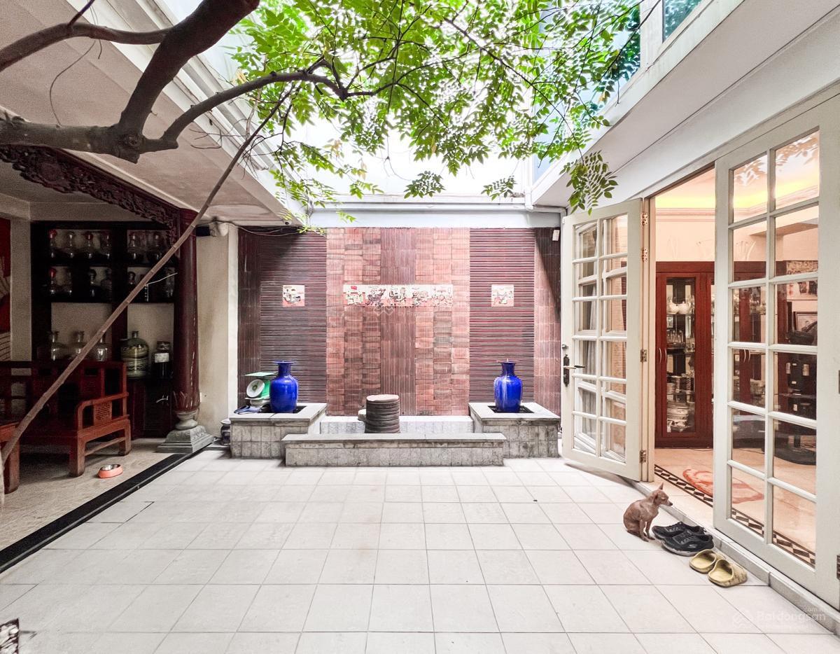 Bán nhà phố Núi Trúc 350m2 mặt tiền 10m 93 tỷ vỉa hè ô tô tránh đỗ