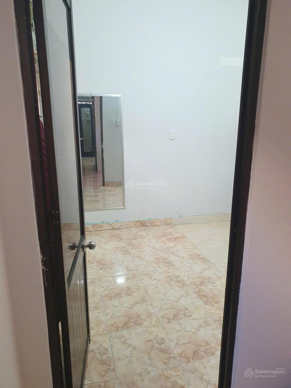 Cho thuê nhà hẻm 2m(XM) Hùng Vương, P.2, Q.10 giá 10tr