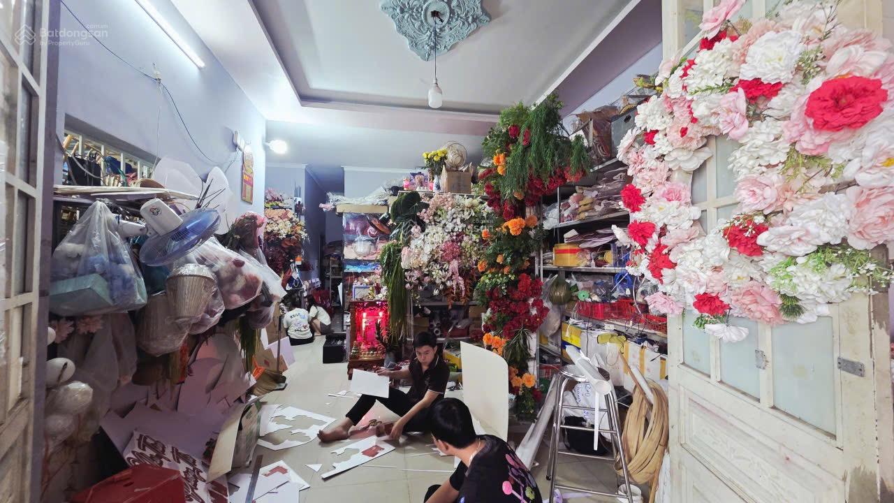 Nhà đất góc 2 MT Nguyễn Công Trứ Đông Hòa Dĩ An 200m2 ngang 8,8m kinh doanh