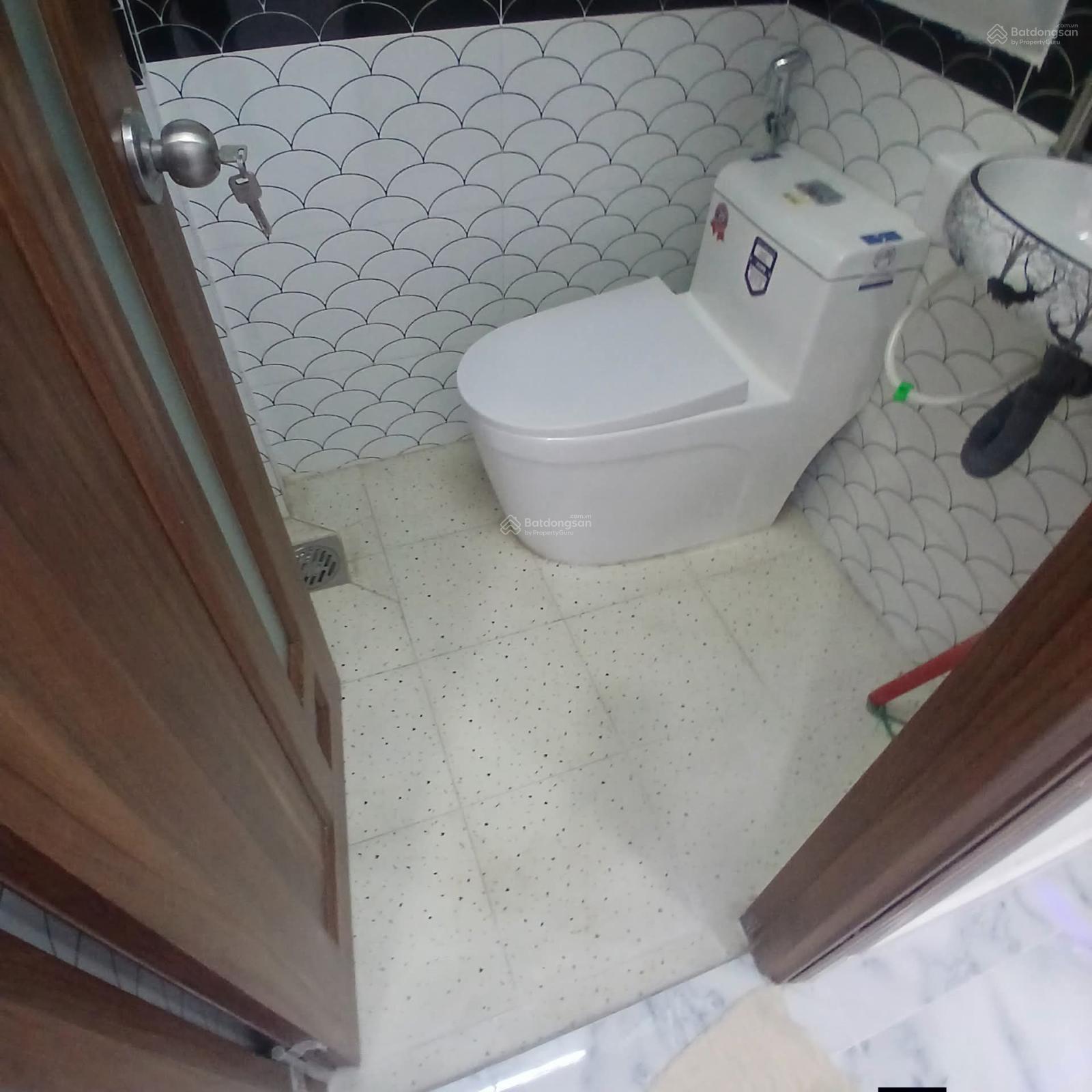 4 tỷ 380 thương lượng, nhà mới 2 tầng, đường 5 mét, diện tích : 2,75 x 10,08