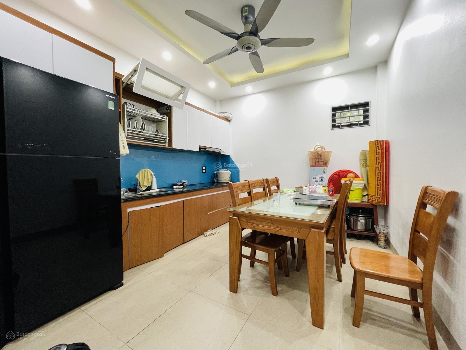 Bán nhà Đại Từ, Linh Đàm, giá siêu tốt. Diện tích 46m2, 5 tầng, 2 thoáng, view hồ, ở hoặc cho thuê