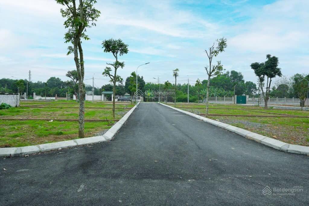 Hàng hiếm đất xây cao tầng trung tâm Hoà Lạc, vị trí cách QL21A - 200M, diện tích 100M2 giá đầu tư