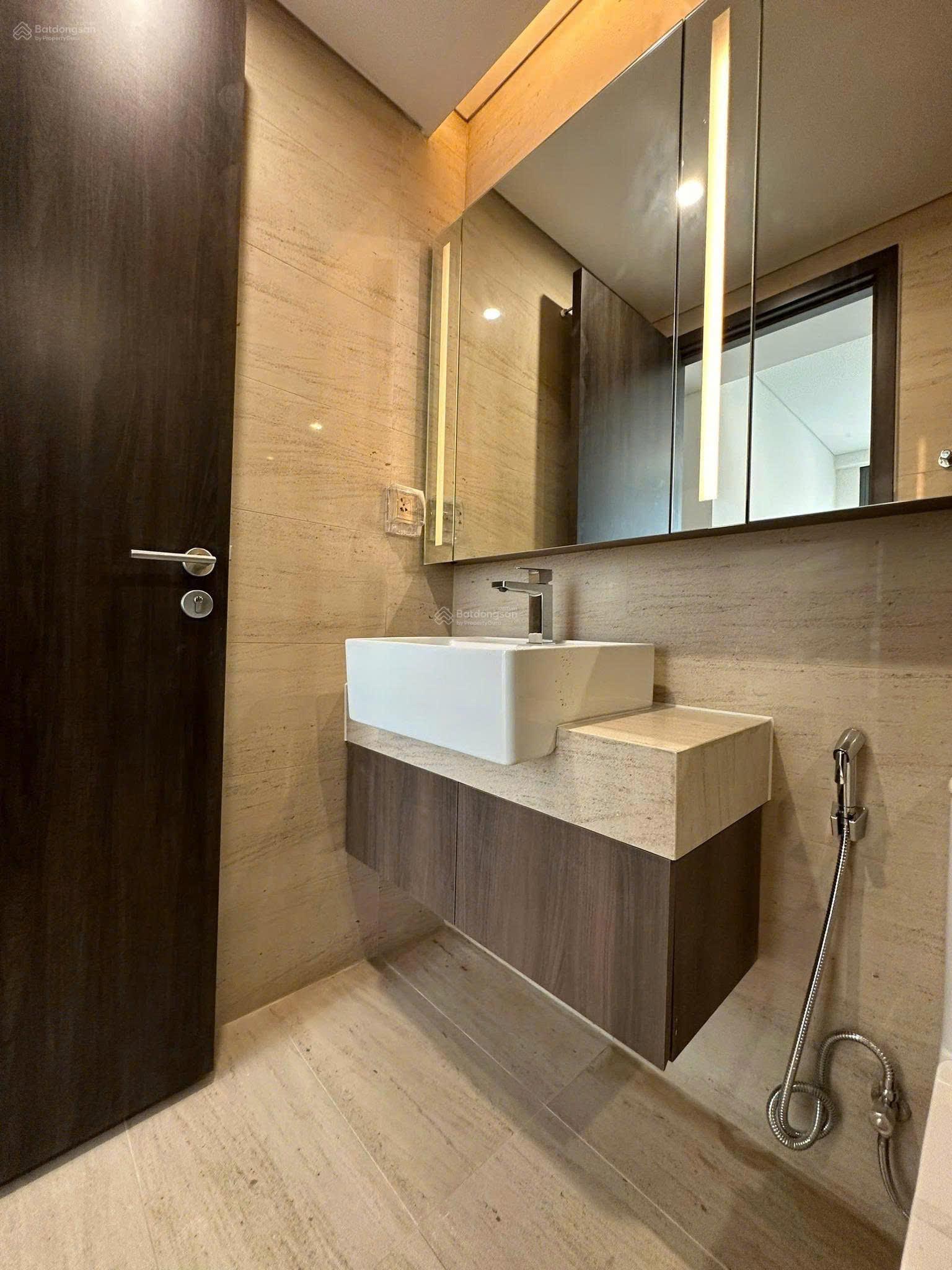 Anh trai cần bán gấp căn 3n2vs tòa A1 trục 12 giá gần 106tr/m2 thanh toán sớm giá 8.850 tỷ thu về