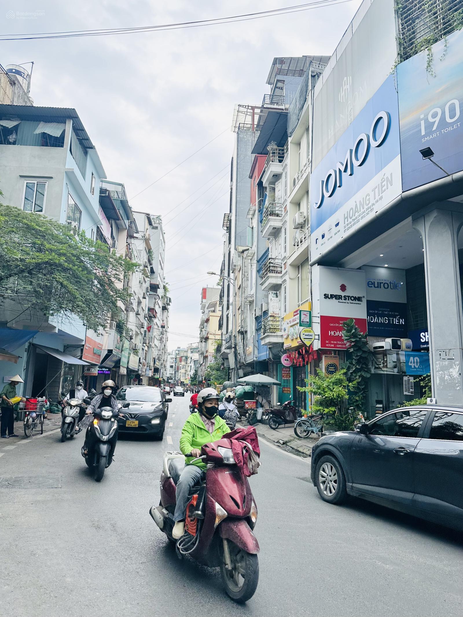 HIẾM - Bán nhà mặt phố An Trạch - Hào Nam, 2 mặt tiền, vỉa hè, KD sầm uất