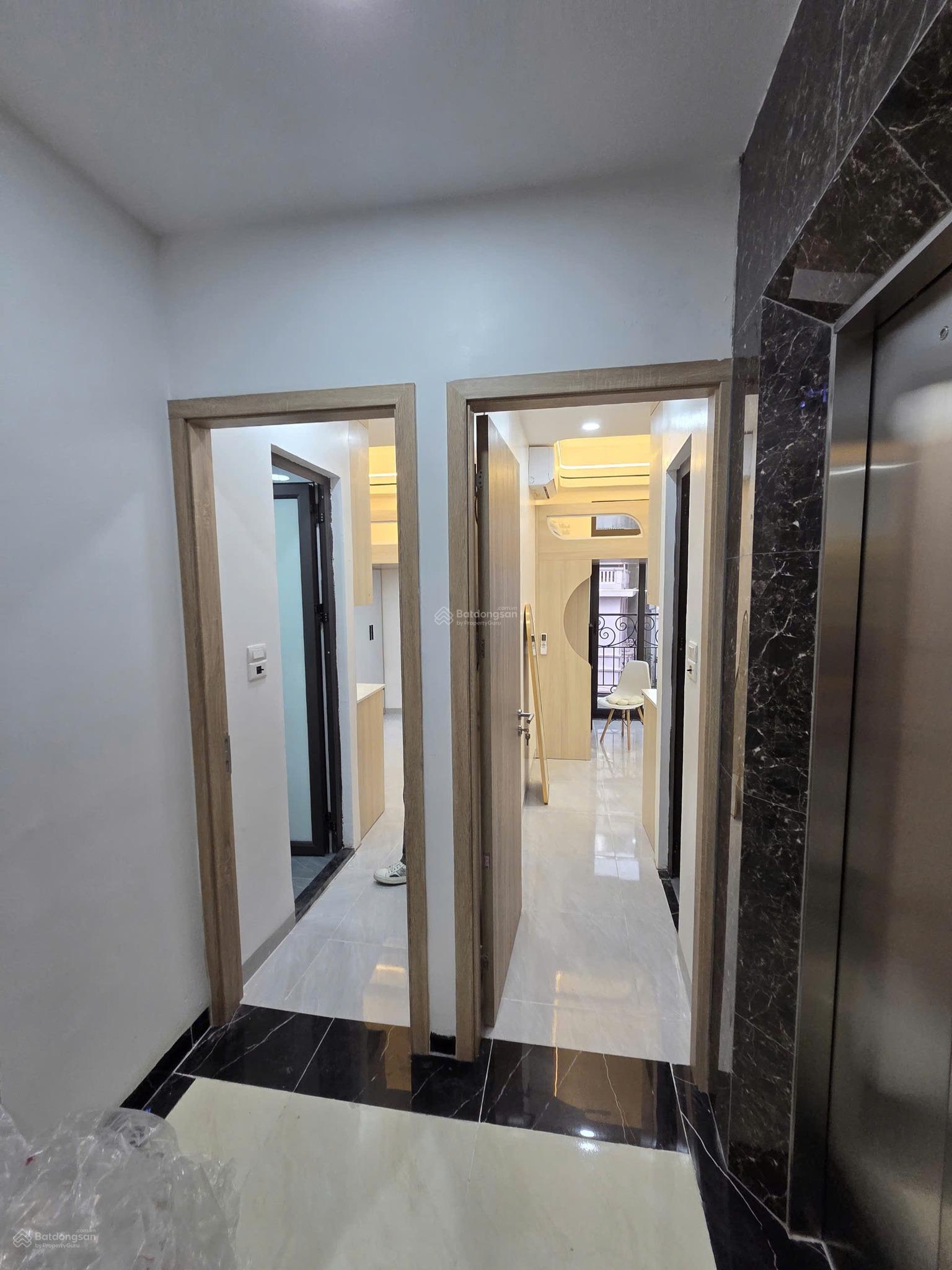 Cho thuê CCMN 74 Thành Công, gần Vinhome Giảng Võ, full nội thất, ban công, nhận xe điện, 5 tr/th