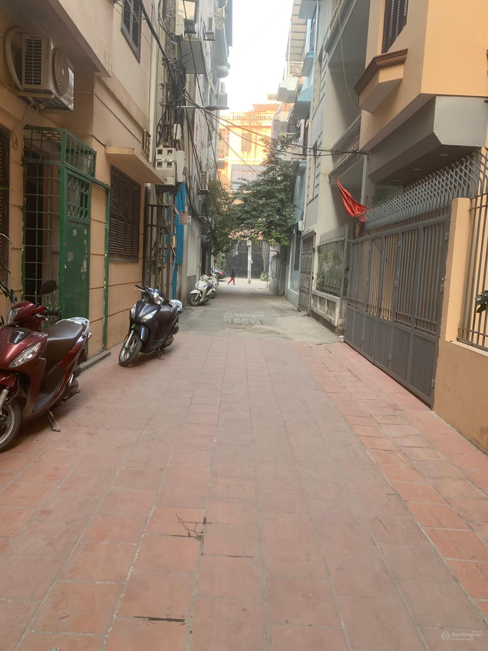 Cho thuê nhà riêng phố Láng Hạ: 90m2 x 4,5 tầng, MT: 7m, nguyên căn, ngõ ô tô, giá: 35tr/tháng