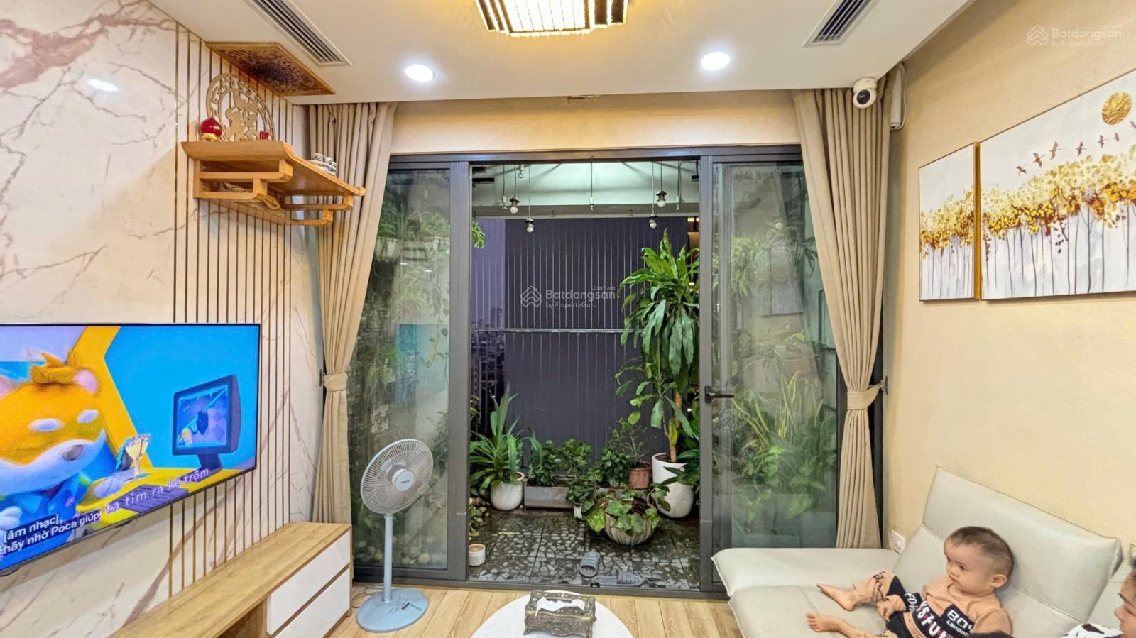 Chính chủ bán căn 2PN1WC Goldsilk Complex Vạn Phúc, DT 68m2, sẵn sổ, full nội thất đẹp, giá 5 tỷ