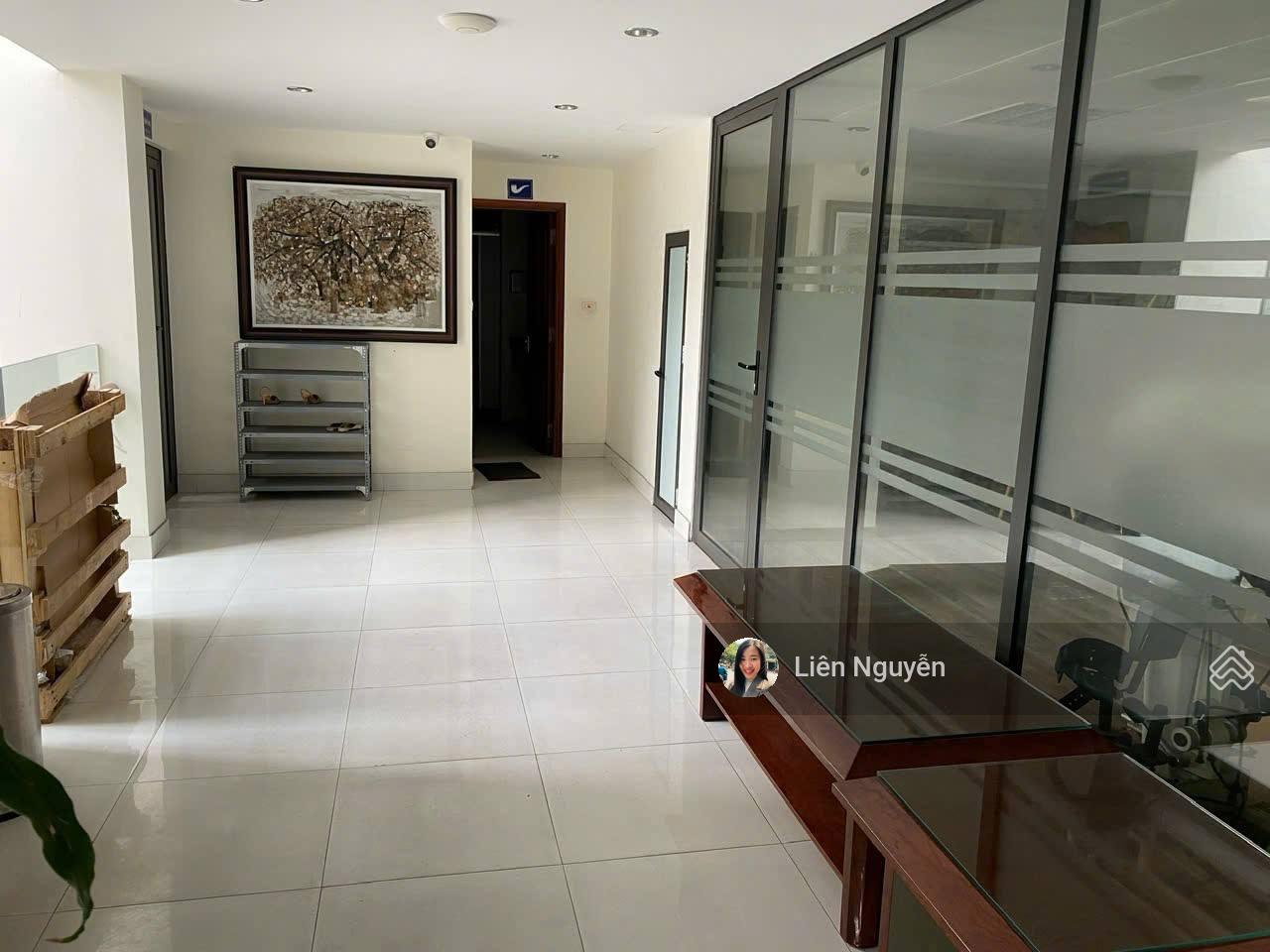 Bán tòa văn phòng mặt phố Đại La, 215m2, 8 tầng 1 hầm thang máy, mặt tiền 8.5m, 190 tỷ