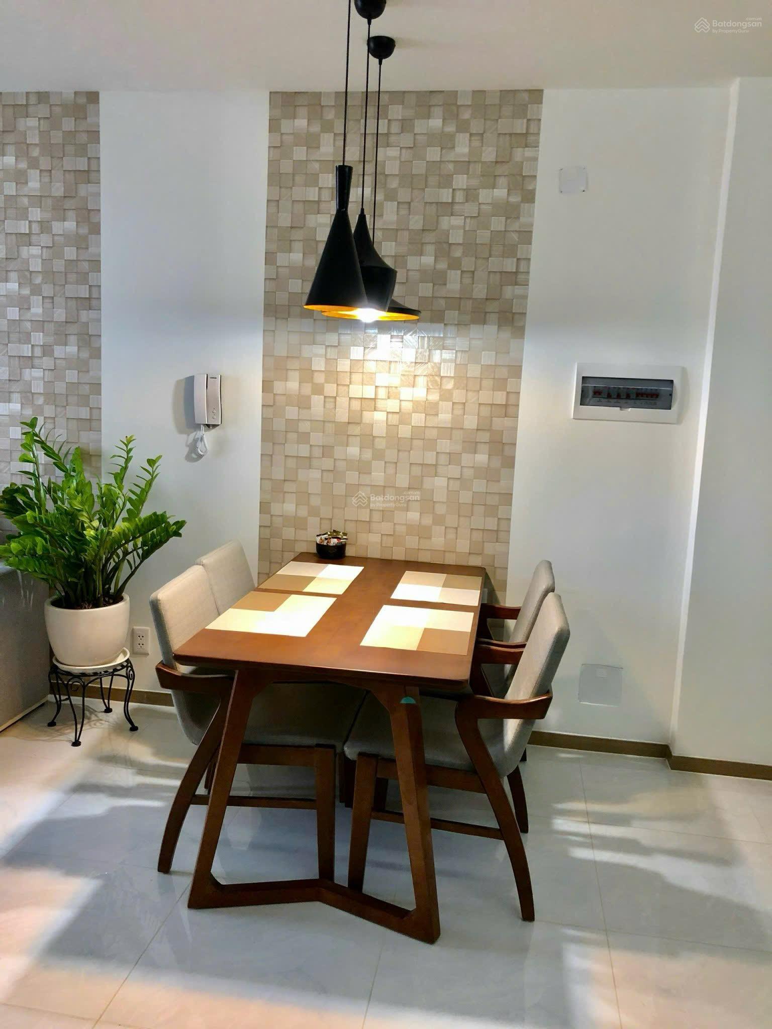 Cho thuê 2PN 1PP chung cư 504 Nguyễn Tất Thành, P18, Quận 4 diện tích: 80m2 2PN