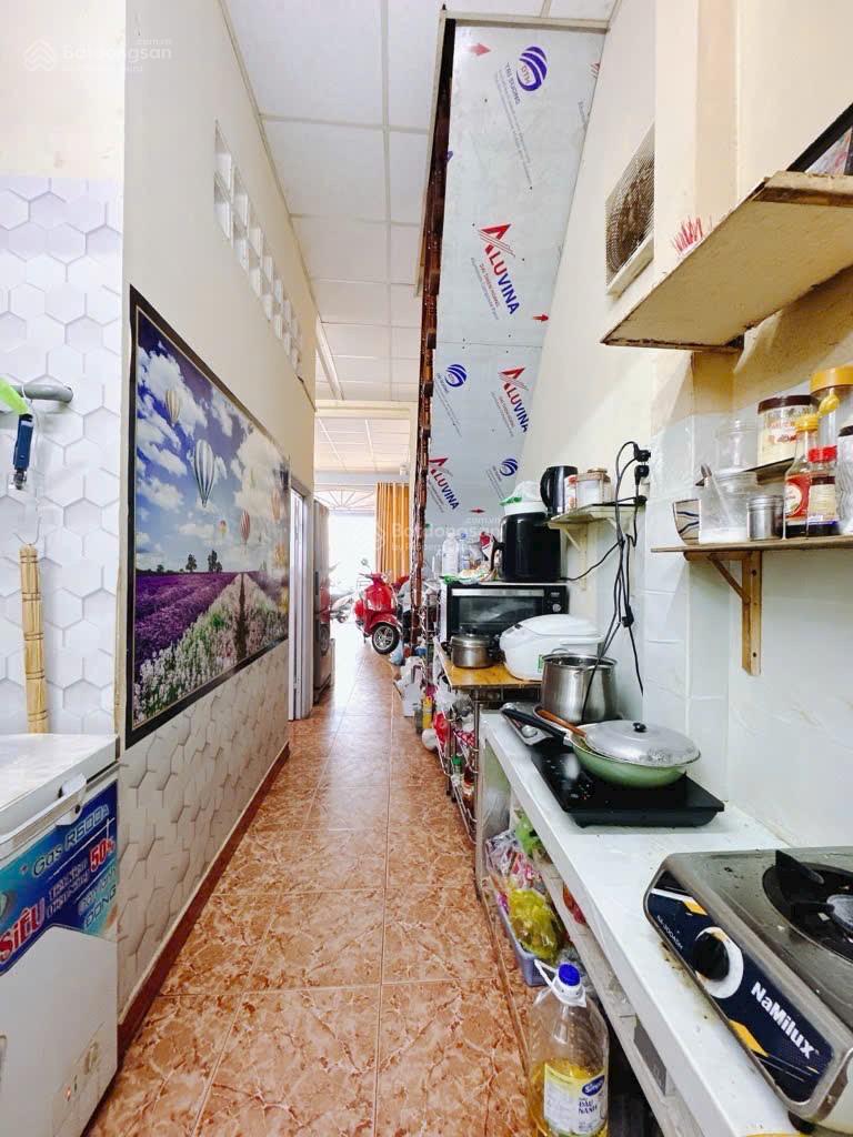 Đoàn Văn Bơ Q4 - Hẻm đẹp - 45m2, ngang 4,1x12m - 2 tầng đúc - Sân rộng để xe - Chỉ 4 tỷ nhỉnh