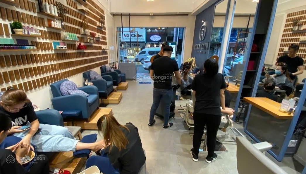 Ngay góc Mạc Thị Bưởi, Building có thang máy MT Hai Bà Trưng, P. Bến Nghé, Quận 1