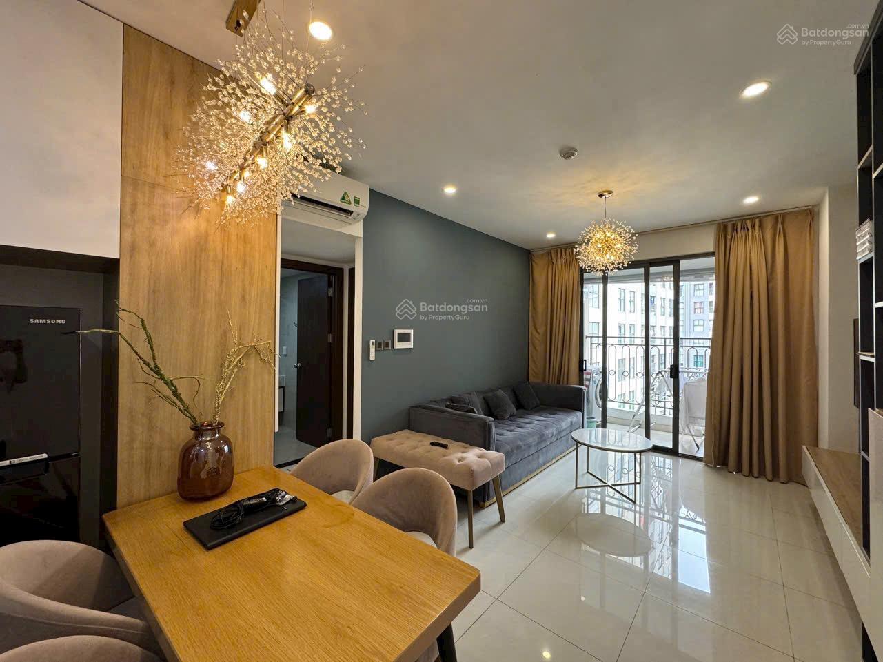 Bán căn hộ 2PN CC Saigon Royal 35 Bến Vân Đồn, Phường 12, Quận 4