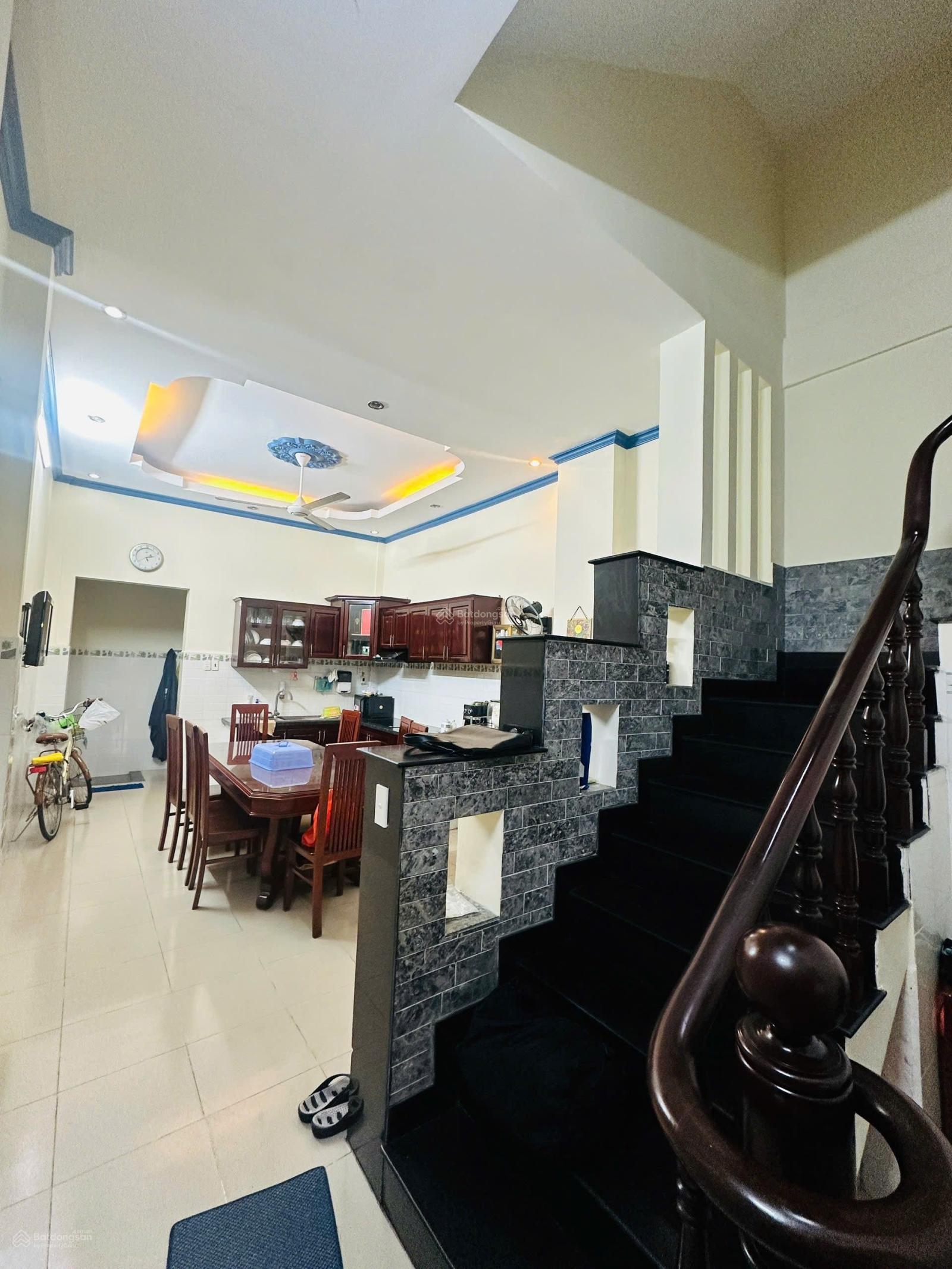 Bán nhà mặt tiền kinh doanh 4 tầng đường GÒ DẦU Quận Tân phú dt 75m2