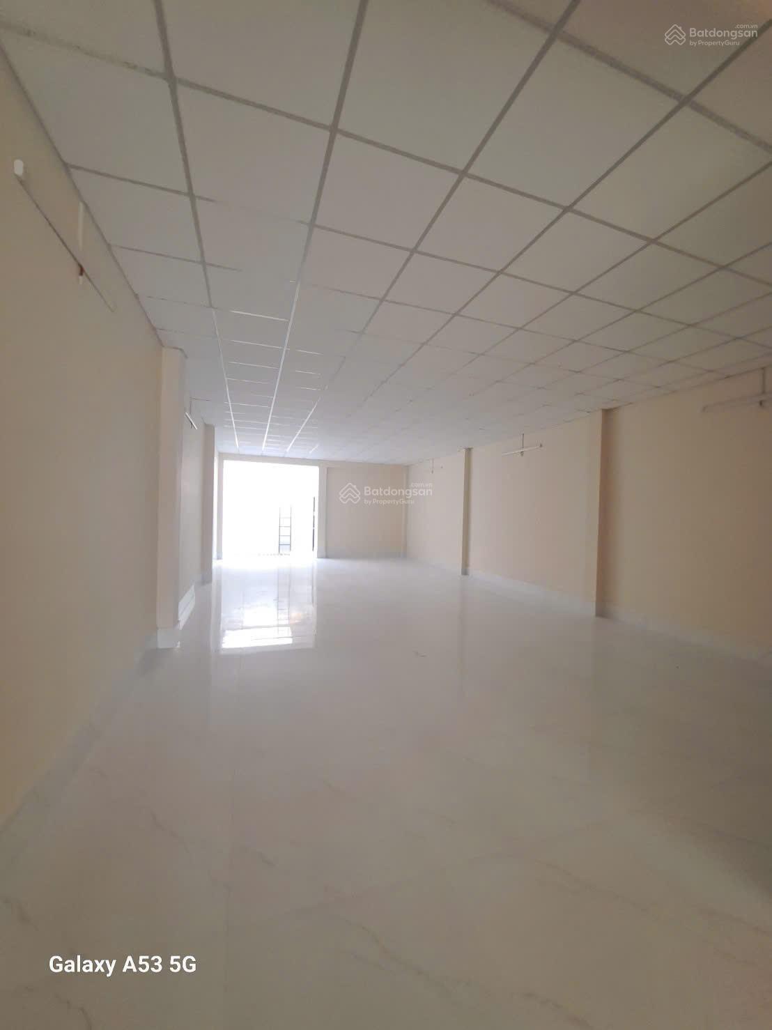 Cho thuê nhà xưởng mới 100%, 6*22m, 1 lầu suốt 4WC, nền gạch men, đường cont Quận Bình Tân Cho thuê nhà xưởng mới 100%, 6*22m, 1 lầu suốt 4WC, nền gạch men, đường cont Quận Bình Tân