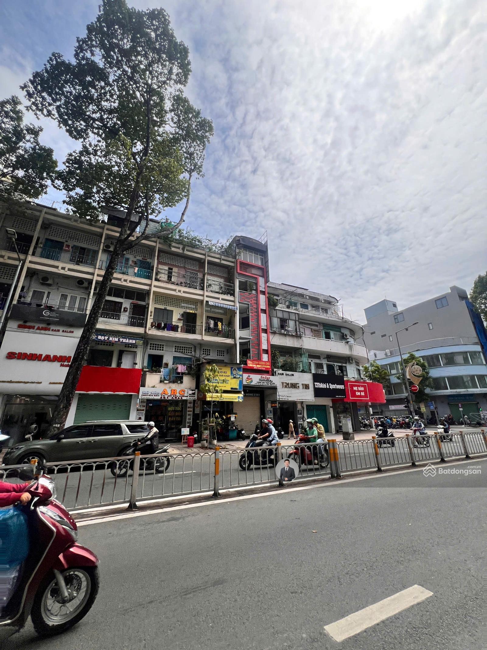 Bán nhà Góc 2 Mặt tiền Trần Hưng Đạo, Quận 5 - DT:10x20m - Cấp 4 - HĐT:100trđ - Giá 79 tỷ