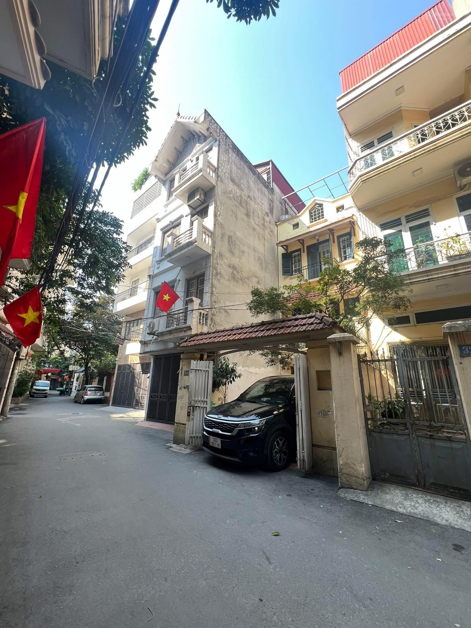 Bán nhà ngõ oto, gần phố Lê Trọng Tấn - Thanh Xuân. DT 138m2 x 3 tầng. Giá 39.9 tỷ Bán nhà ngõ oto, gần phố Lê Trọng Tấn - Thanh Xuân. DT 138m2 x 3 tầng. Giá 39.9 tỷ