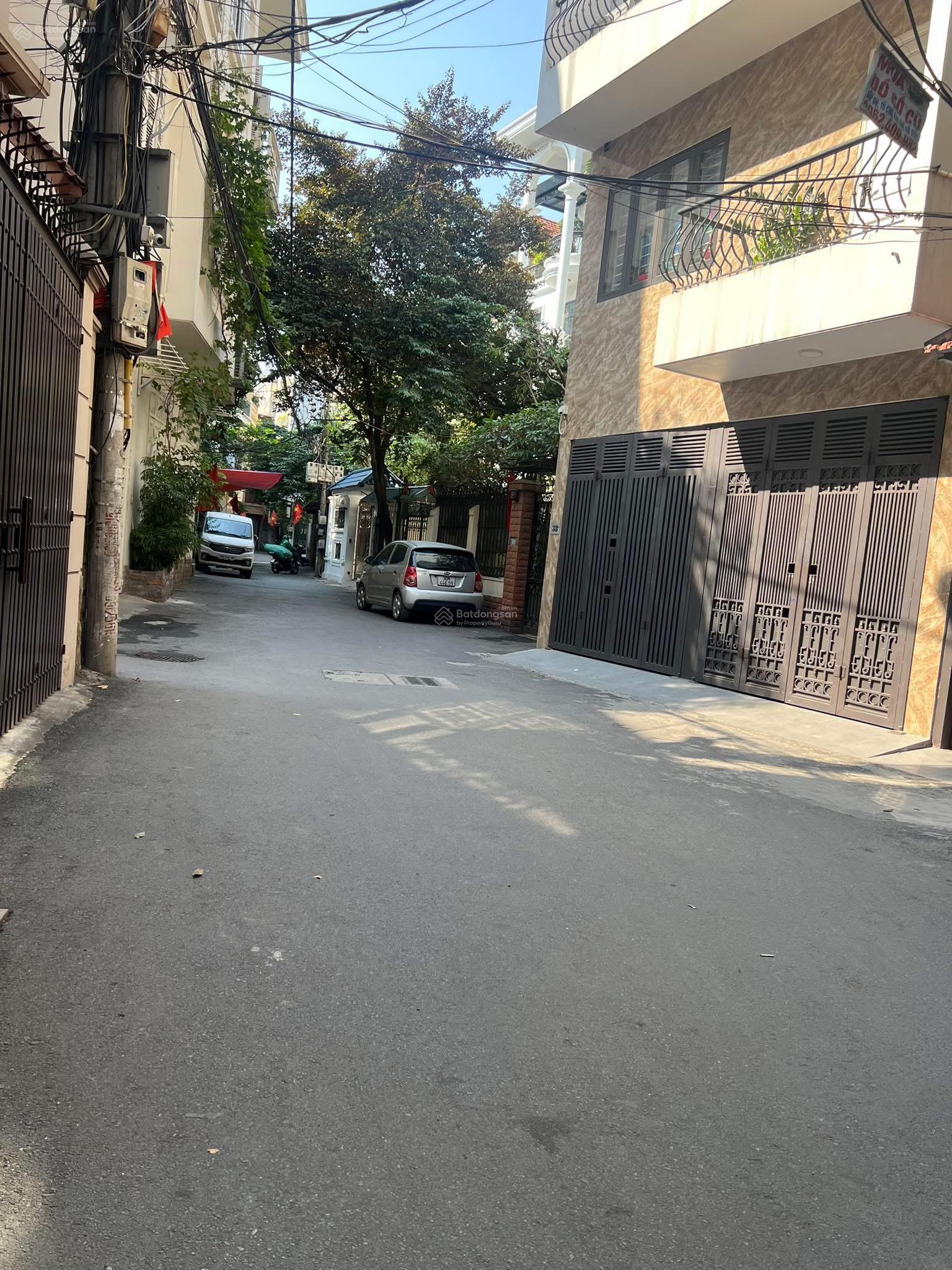 Bán nhà ngõ oto, gần phố Lê Trọng Tấn - Thanh Xuân. DT 138m2 x 3 tầng. Giá 39.9 tỷ Bán nhà ngõ oto, gần phố Lê Trọng Tấn - Thanh Xuân. DT 138m2 x 3 tầng. Giá 39.9 tỷ