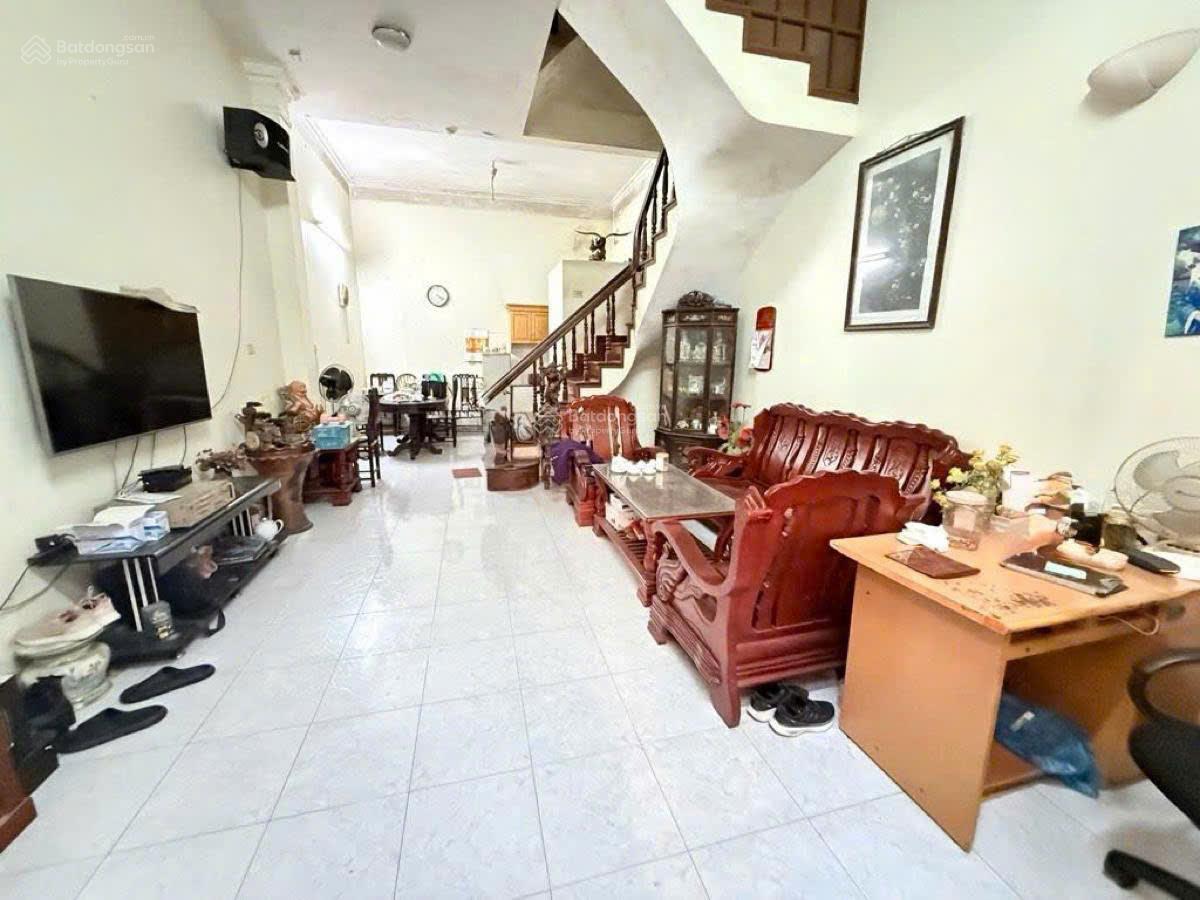 Chỉ 8,7 tỷ có ngay nhà 4 tầng cho vợ chồng trẻ, sát trường tiểu học Hoàng Hoa Thám