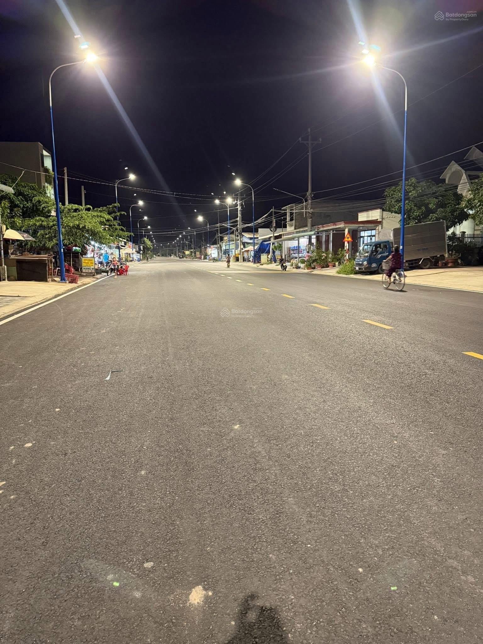 Bán Đất mặt tiền đường nhựa Minh Thành - Chơn Thành. Diện tích hơn 480m2, sẵn 100m2 thổ cư, SHR