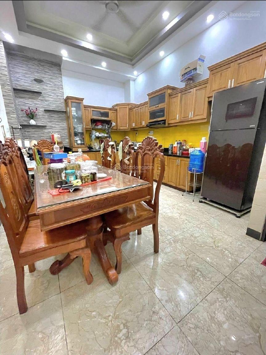 Chỉ 10 tỉ nhỉn.Mặt tiền 4 tầng 4x18m KDC Bình Phú.