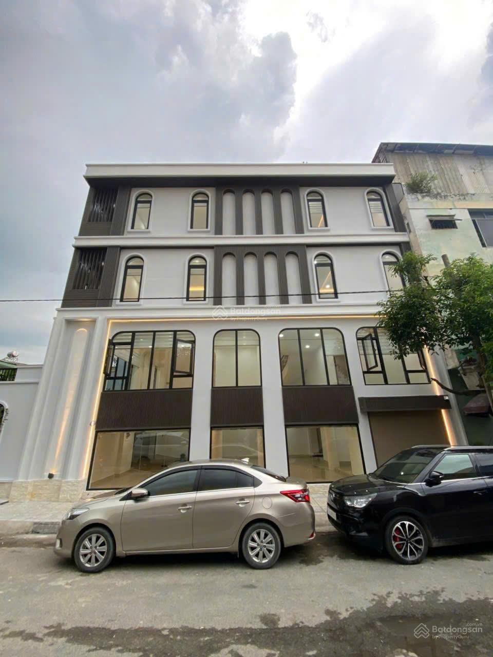 Bán Biệt Thự Góc 2MT Ung Văn Khiêm, Bình Thạnh DT: 8x20m HĐT 85tr/tháng, 4 tầng_Gía 35 tỷ TL