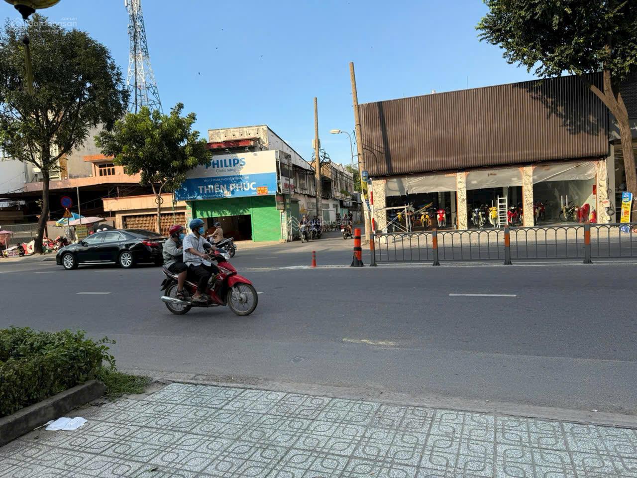 Bán gấp Siêu Phẩm Góc 2 MT đường Quang Trung, Phường 8, Gò Vấp DT 11m x 36m Giá 55 tỷ Bán gấp Siêu Phẩm Góc 2 MT đường Quang Trung, Phường 8, Gò Vấp DT 11m x 36m Giá 55 tỷ