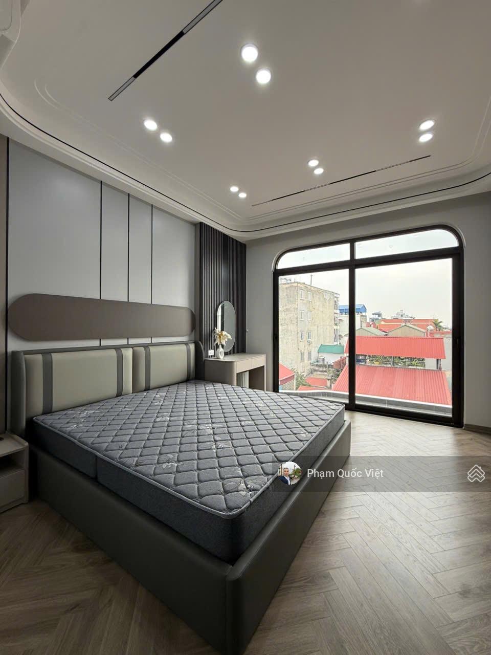 BÁN NHÀ LONG BIÊN NGUYỄN VĂN CỪ BỒ ĐỀ HÀ NỘI Nhà 7 tầng + tum DT 52 m Gara ô tô 7 chỗ