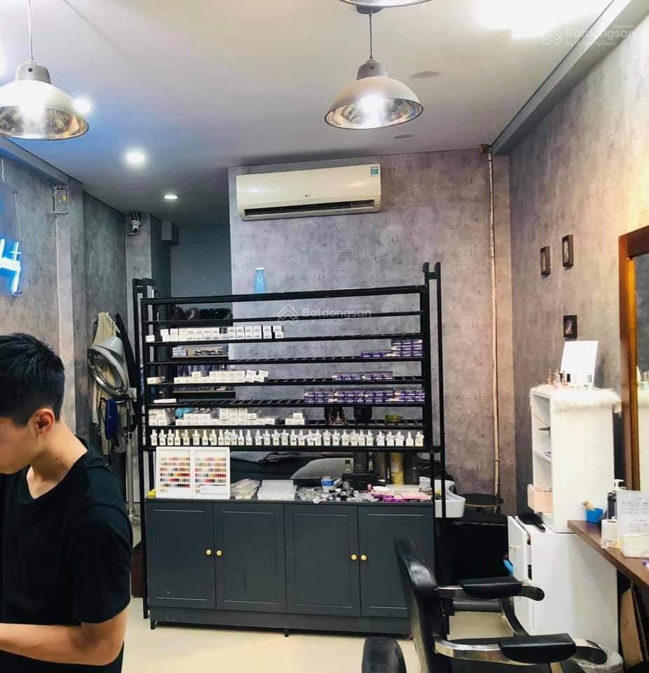 Hàng Hiếm! Bán nhà lô góc mặt phố Xã Đàn. DT 30m², MT 4m. sổ vuông. Kinh doanh sầm uất. Giá 16.5 tỷ Hàng Hiếm! Bán nhà lô góc mặt phố Xã Đàn. DT 30m², MT 4m. sổ vuông. Kinh doanh sầm uất. Giá 16.5 tỷ