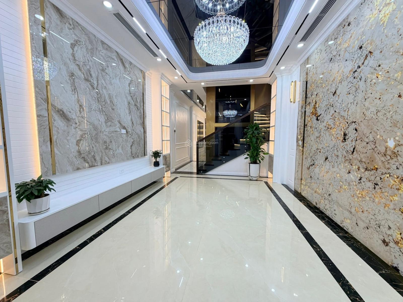 SIÊU PHẨM HOÀNG QUỐC VIỆT - PHÂN LÔ - GARA Ô TÔ - 6 TẦNG THANG MÁY - NGÕ THÔNG - 55M - 26.8TỶ