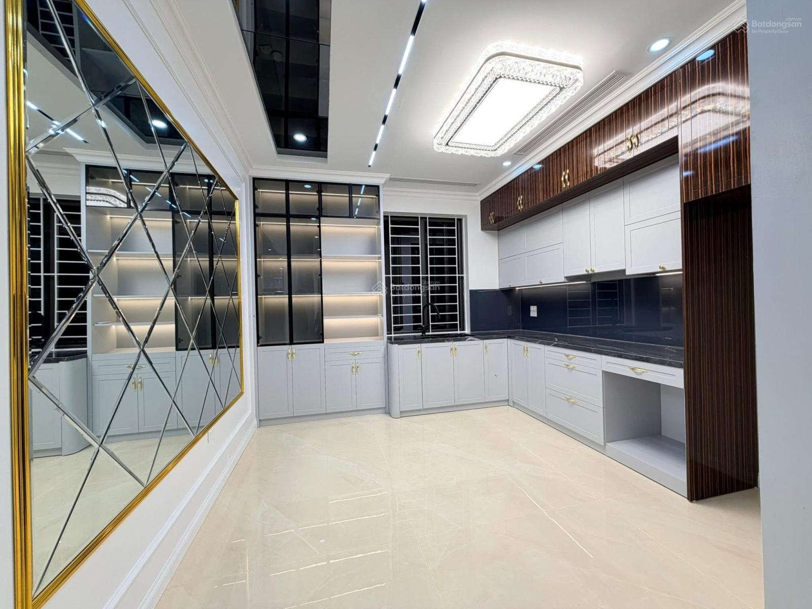 SIÊU PHẨM HOÀNG QUỐC VIỆT - PHÂN LÔ - GARA Ô TÔ - 6 TẦNG THANG MÁY - NGÕ THÔNG - 55M - 26.8TỶ