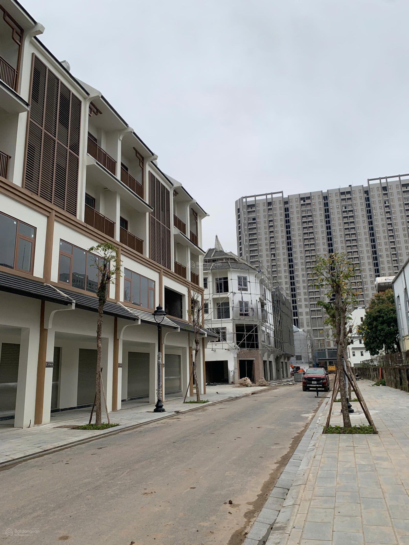 Bán liền kề 43 khu Bình Minh dự án Hinode Royal Park. Diện tích 100m2 giá 23 tỷ. LH: 0966 761 ***