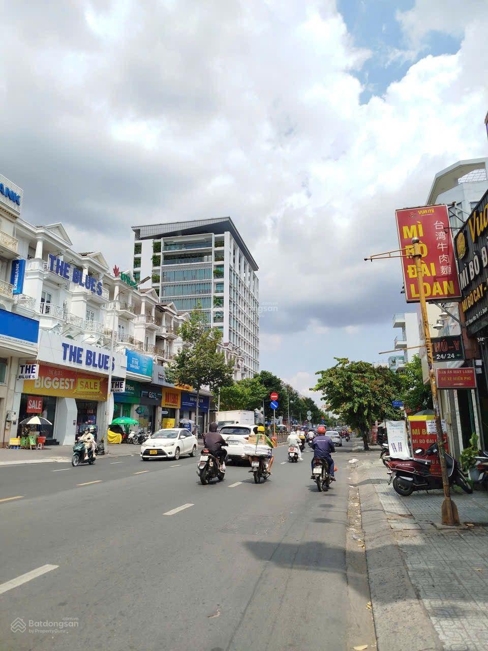 Nhà 2tầng, 5x17m. NH 5,7m. HXH đối diện Emart Phan Văn Trị, Gò Vấp. Chỉ 9,5tỷ.
Vị trí vàng, khu VIP Nhà 2tầng, 5x17m. NH 5,7m. HXH đối diện Emart Phan Văn Trị, Gò Vấp. Chỉ 9,5tỷ.
Vị trí vàng, khu VIP