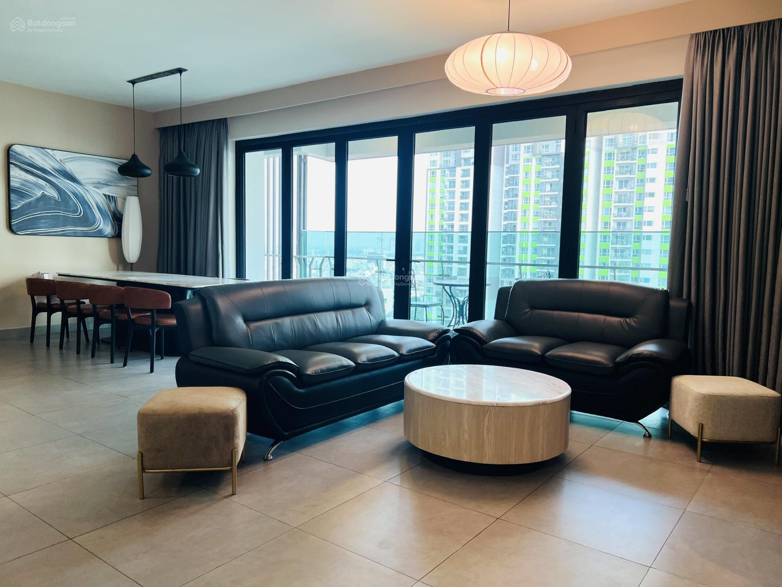 Tầng cao, Giá tốt: Cho thuê căn 4 Phòng ngủ Toà Dinezo 174 m² , Nội thất hiện đại- LH: 0931 356 ***