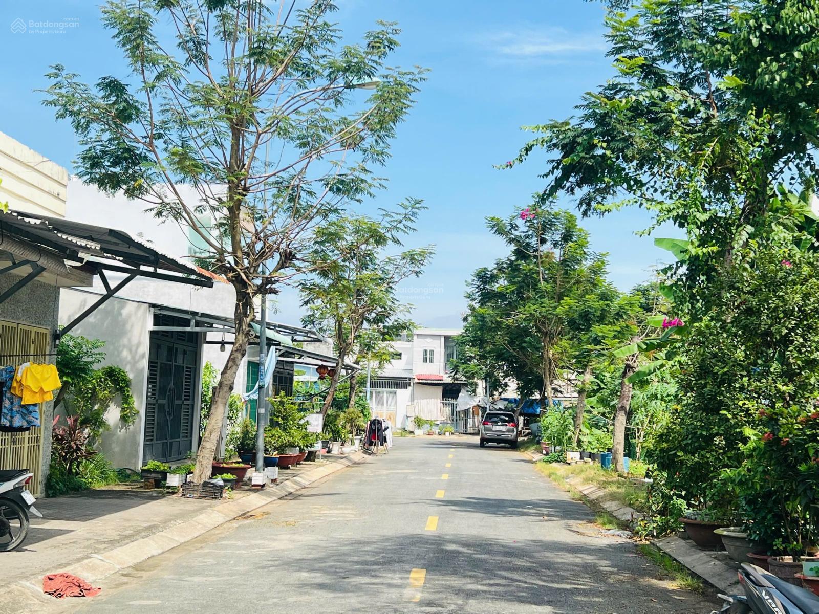 Cẩn bán lô đất KDC Long Hậu Nam Sài Gòn. DT: 5m x 18m giá 2 tỷ 350tr. Sổ đỏ riêng