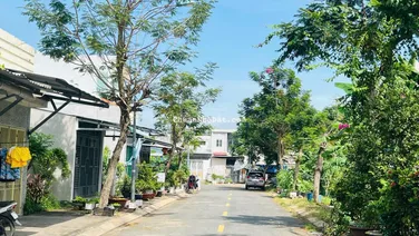 Cẩn bán lô đất KDC Long Hậu Nam Sài Gòn. DT: 5m x 18m giá 2 tỷ 350tr. Sổ đỏ riêng