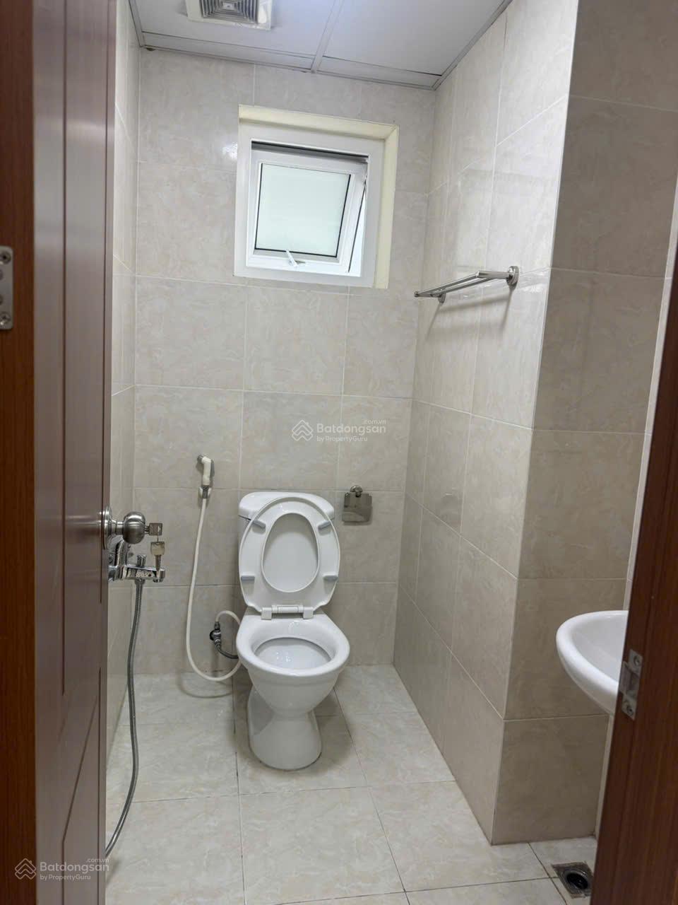 Bán căn hộ chung cư toà 30T1 KĐT Nam Trung Yên, Cầu Giấy. 50m2 2N full.Giá 4.68 tỷ. LH:0983 237 ***