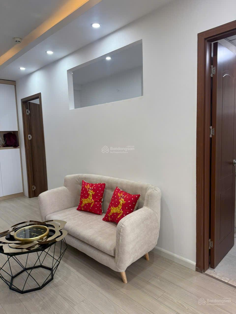 Bán căn hộ chung cư toà 30T1 KĐT Nam Trung Yên, Cầu Giấy. 50m2 2N full.Giá 4.68 tỷ. LH:0983 237 ***