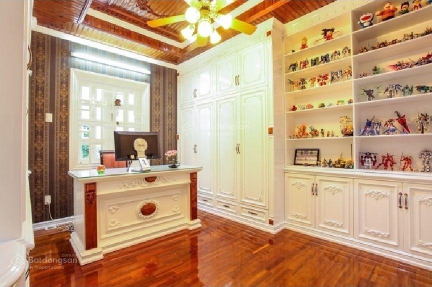 Biệt thự tân cổ điển 150m2 x 4 tầng cạnh Đầm Sen. Giá 10 tỷ