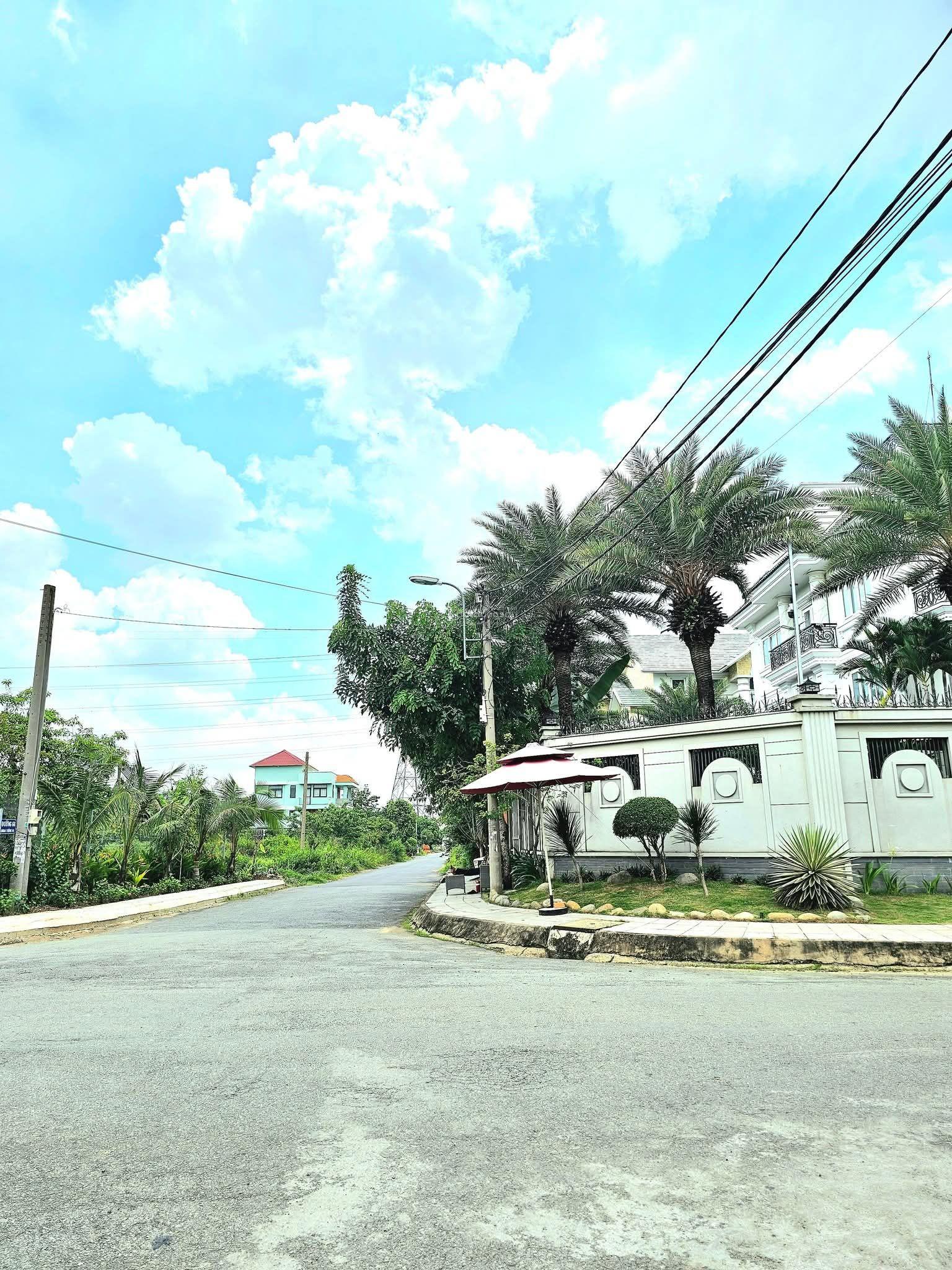 Bán lô đất Biệt Thự DT 378m2 ngang 18 KDC Bách Khoa,Hướng Nam,Giá 24,5 tỷ TL,LH 0932 421 ***