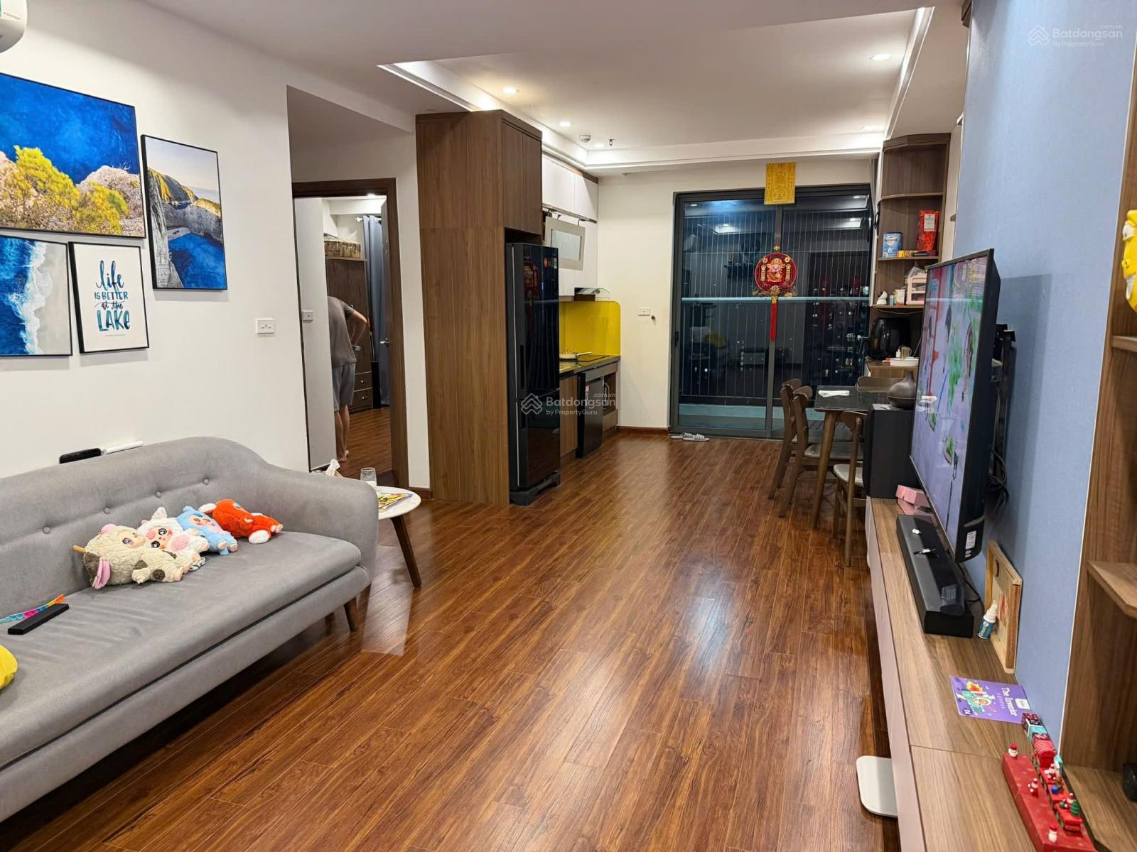 Cho thuê gấp.. 12 triệu full đồ, 176 định công, Skycentral, ở ngay