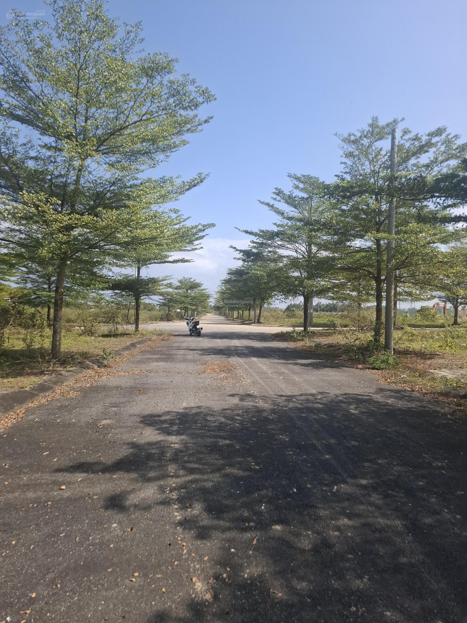 Trục A19 kđt sentosa!Ngang 6m.Đường 17.5m(đối diện công viên) Cạnh trục 27m.Thông sông cổ cò Trục A19 kđt sentosa!Ngang 6m.Đường 17.5m(đối diện công viên) Cạnh trục 27m.Thông sông cổ cò