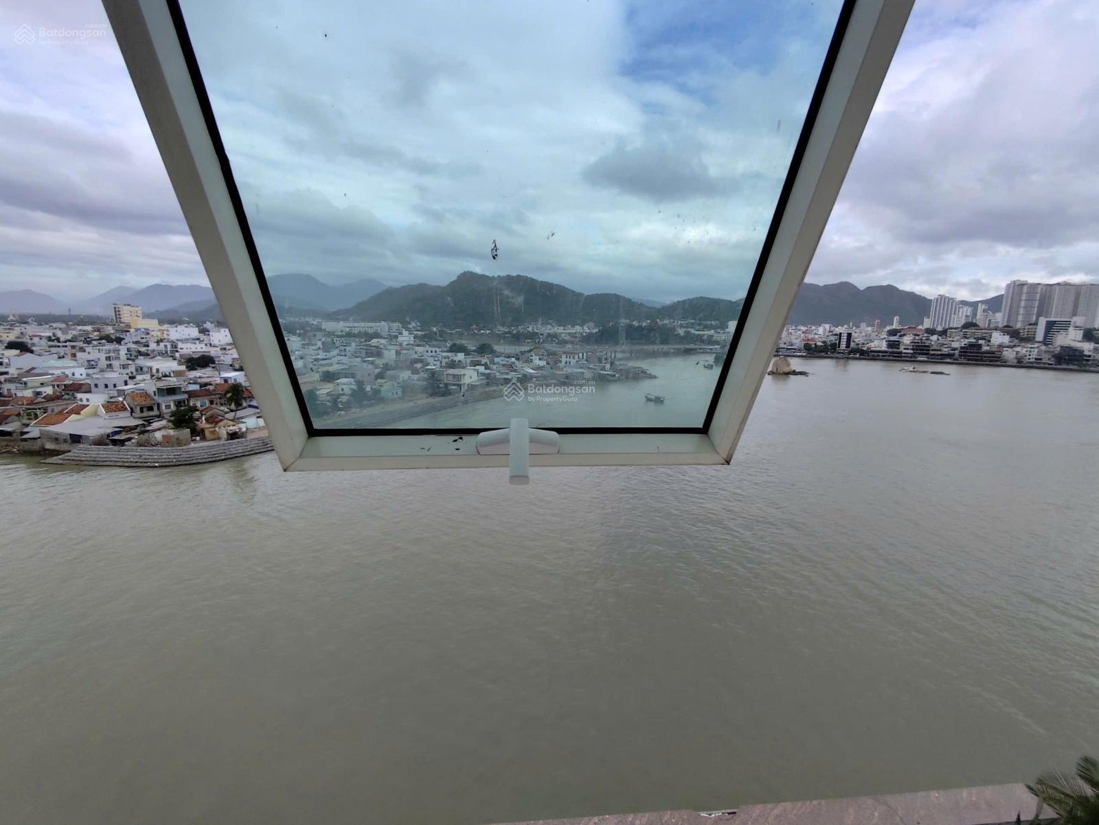 Bán căn view sông giá rẻ đầu tư chỉ 2.75 tỷ. Chỉ bán gấp trước tết Mường Thanh 04 Trần Phú