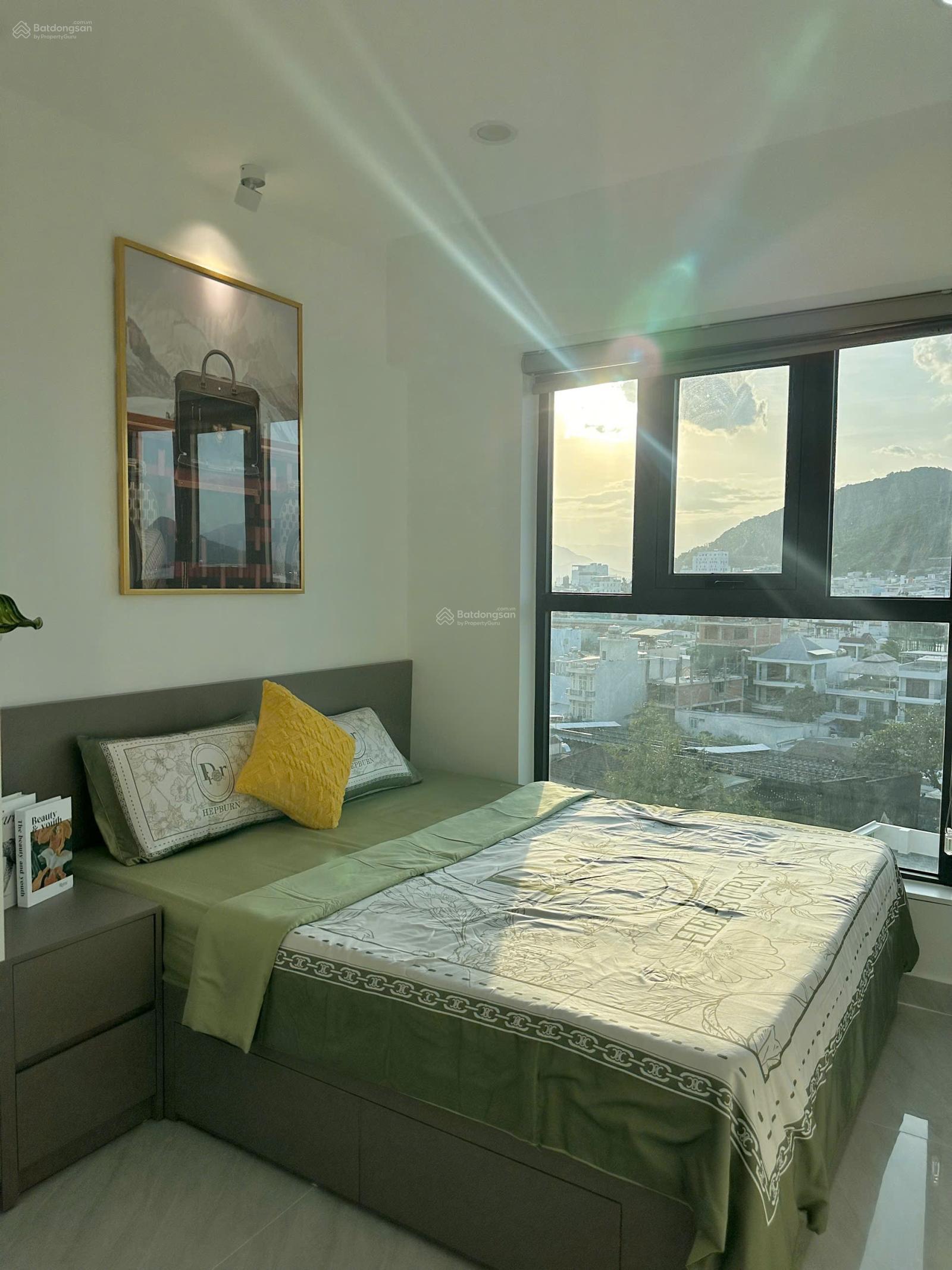 Chính chủ cần bán gấp trước tết căn góc 802 tòa OC3 Mường Thanh Viễn Triều, view phố núi