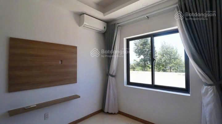 Bán nhanh căn hộ thương mại PH Nha Trang DT 80m2 có 2PN, đầy đủ nội thất, sẵn sổ đỏ, giá 2,3 tỷ