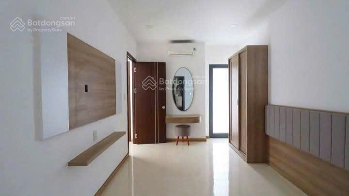 Bán nhanh căn hộ thương mại PH Nha Trang DT 80m2 có 2PN, đầy đủ nội thất, sẵn sổ đỏ, giá 2,3 tỷ
