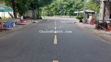 Bán lô đất sát Trường Đại Học UMT tại cát lái.Quận 2.DT 7x20m(140m2) giá 65 tr/m2.