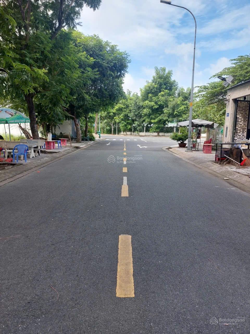 Bán lô đất sát Trường Đại Học UMT tại cát lái.Quận 2.DT 7x20m(140m2) giá 65 tr/m2.